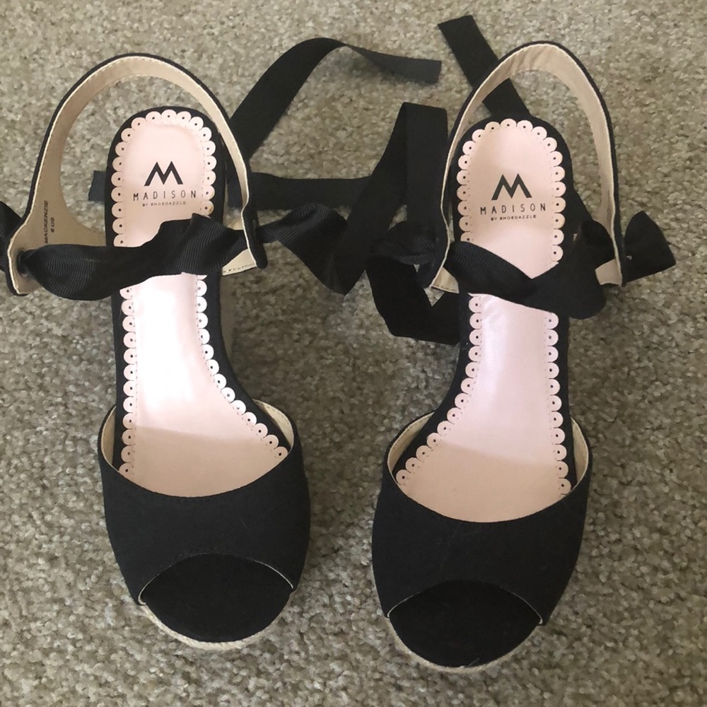 Black 6.5 platform wedge Sandals